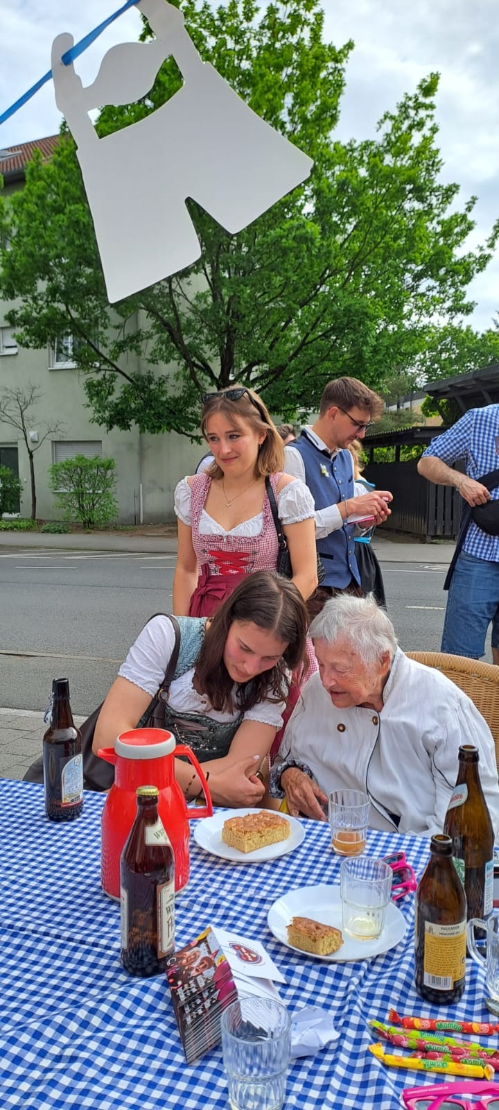Bergkirchweih stand7kl.jpg