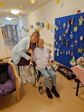 Frau Otto und Anna.jpg