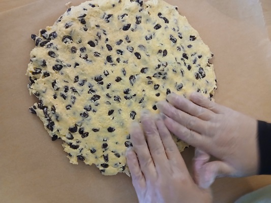 Weihnachtsbäckrei1 Stollen1kl.jpg