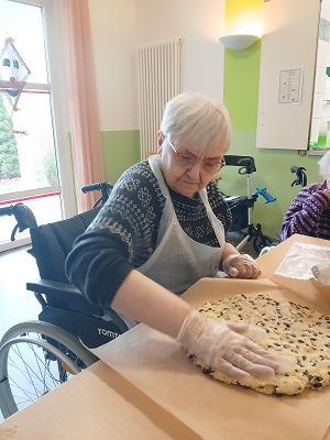 Weihnachtsbäckrei1 Stollen2 kl.jpg