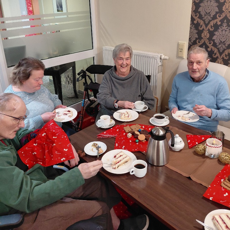 Weihnachtsfeier Bewohner 5.jpg